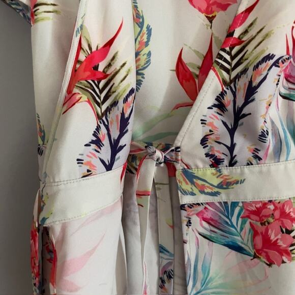 Bollie Tropical Floral Print Maxi Wrap Dress Size 8 Flutter Sleeve Feminine Date - Picture 3 of 10